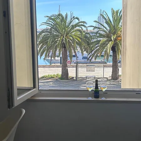 Marina And Promenade View Apartment